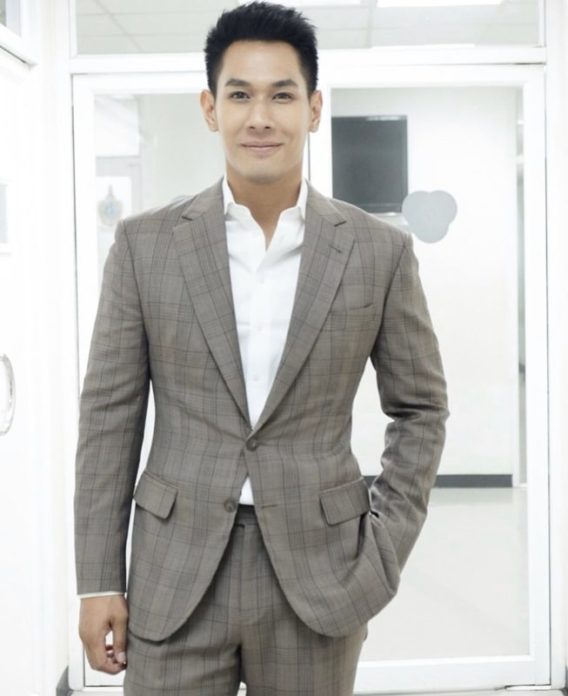 อ๋อม อรรคพันธ์