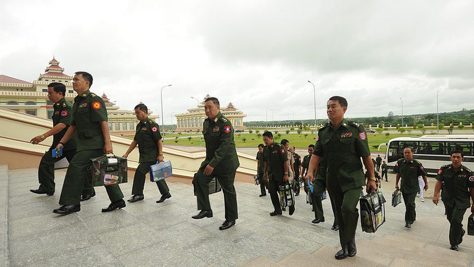 နေပြည်တော် လွှတ်တော်ရုံး တခုအတွင်းက တပ်မတော်သား လွှတ်တော်ကိုယ်စားလှယ်များ