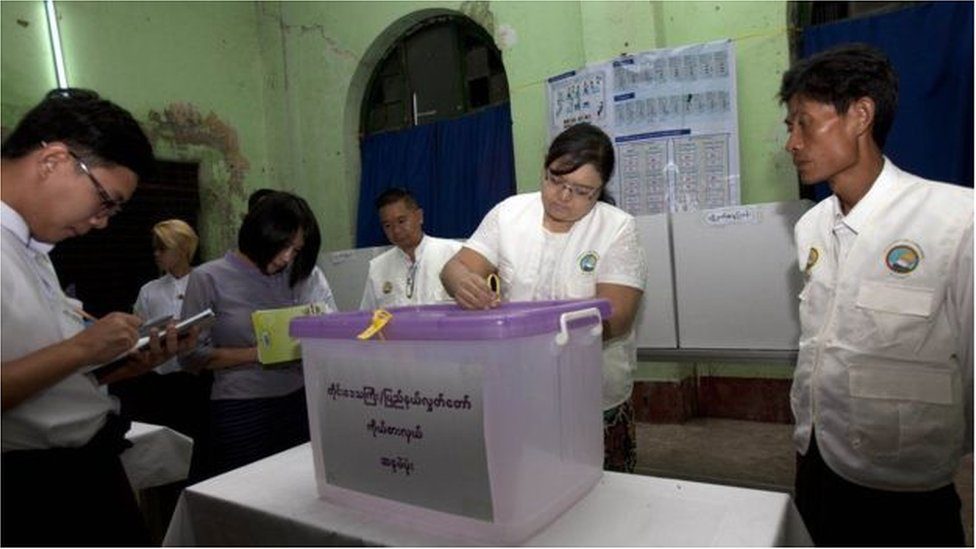 နောက်လွှတ်တော်သက်တမ်းတခုအတွက် မဲဆန္ဒနယ်တွေကို လွှတ်တော်သက်တမ်းမကုန်မီ ၂လအလိုမှာ ပြည်ထောင် စုရွေးကောက်ပွဲ ကော်မရှင်အနေနဲ့ သတ်မှတ်ပေးရမယ်လို့ ရွေးကောက်ပွဲဥပဒေ တွေမှာ ပြဌာန်းထား ပါတယ်။