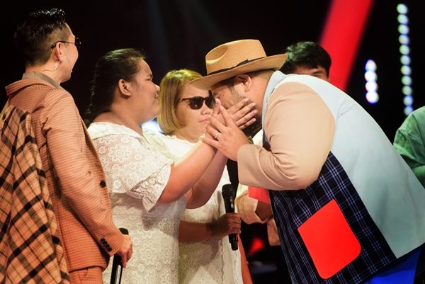 เดอะ วอยซ์ ไทยแลนด์ 2019 กลุ่มนักร้องตาบอดฝ่าฝันสำเร็จ