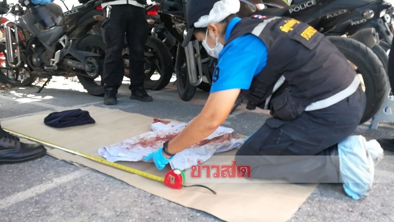 พฐ. เข้าตรวจเก็บดีเอ็นเอจากเสื้อผ้าของผู้ตาย