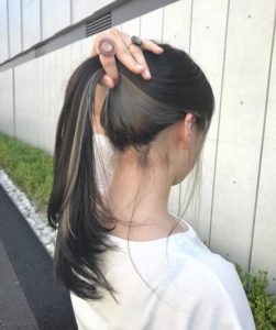 ไฮไลท์ซ่อนสีผม! 20 ไอเดียทำสีผมหลบใน เเบบสาวชิค ไฮไลท์ซ่อนสีผม! 20 ไอเดียทำสีผมหลบใน เเบบสาวชิค