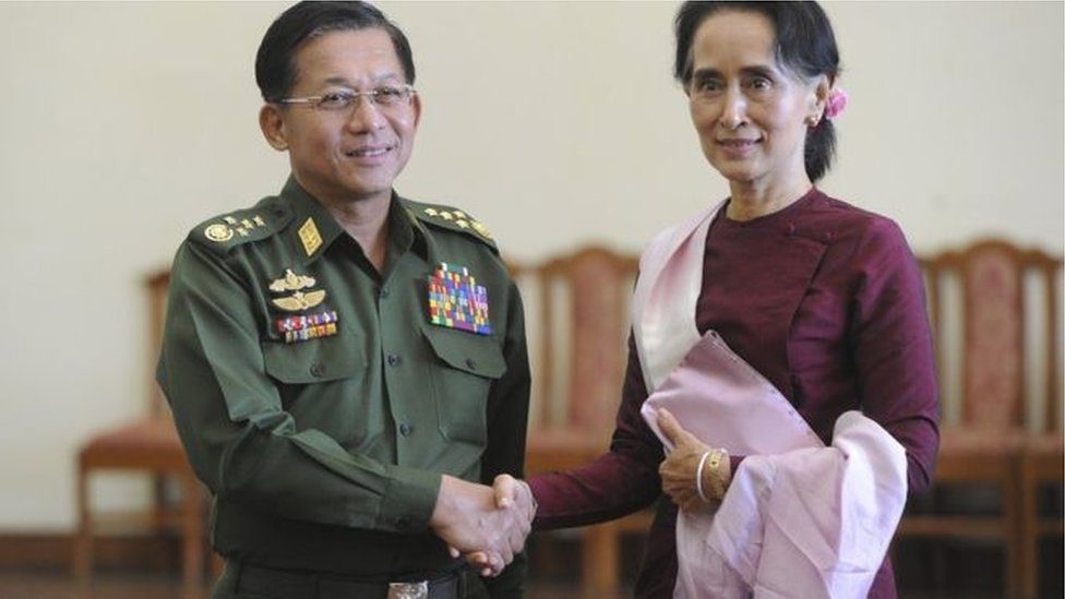 အထူးအဖွဲ့ကို ပြည်ထောင်စုရှေ့နေချုပ်ရုံးက ဦးဆောင်ပြီးတော့ နိုင်ငံခြားရေး၊ ပြည်ထောင်စုရှေ နေချုပ်ရုံးနဲ့ စစ်ဥပဒေချုပ်ရုံးတို့က ဥပဒေပညာရှင်တွေနဲ့ ဖွဲ့စည်းထားတယ်