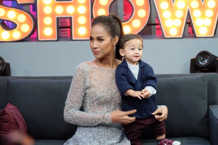 ช็อก! เมญ่า ช็อก! เมญ่า