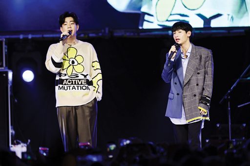 ‘คุณ-มีน’นำทีม 6 หล่อชวนฝันร่วม‘กรี๊ดเดย์’ แฟนๆฟินกิจกรรมพิเศษที่ Viu จัดให้สมาชิก
