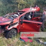 ตร.เรียกไม่จอด! เก๋งซิ่งระห่ำหนีระทึก พุ่งข้ามเกาะประสานงากระบะตาย 1 สาหัส 3
