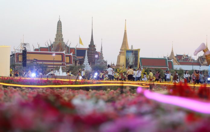 ตระการตาที่ท้องสนามหลวง