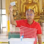 ธนิก ถือฤกษ์มงคลใช้สิทธิ เลือกตั้งซ่อมขอนแก่น กกต.ย้ำกาเสรีรวมไทยบัตรเสีย!
