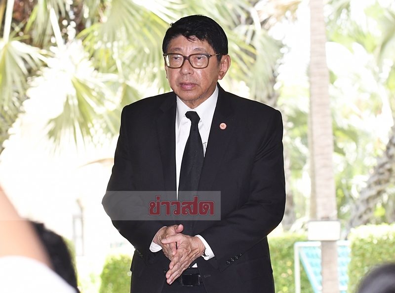 นายวิษณุ เครืองาม รองนายกรัฐมนตรี