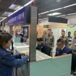 ผบก.ตม.2 รุดตรวจเยี่ยมด่าน ตม.ทอ.กรุงเทพ กลางดึก มอบนโยบายเทศกาลปีใหม่