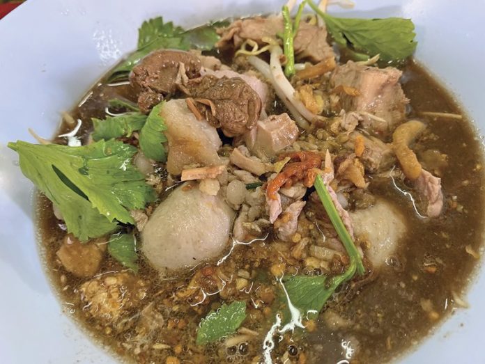 ก๋วยเตี๋ยวเนื้อป้าพิศ : สวรรค์ในครัว