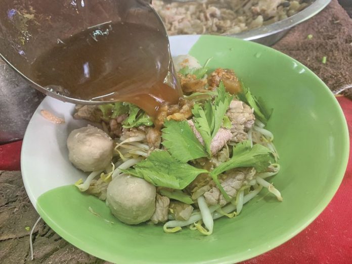 ก๋วยเตี๋ยวเนื้อป้าพิศ : สวรรค์ในครัว
