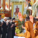 พระราชทานเพลิงศพ‘หลวงปู่หลาย’ เกจิดังวัดนาจอมเทียน นับพันแห่อาลัยล้นวัด(คลิป)