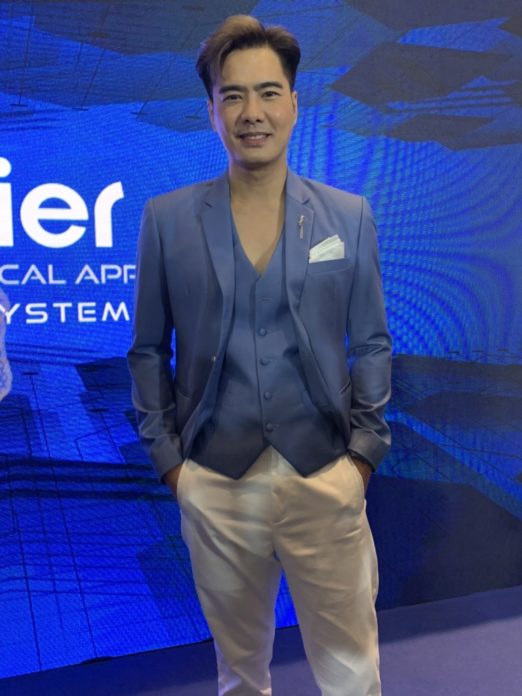 เคลลี่ ธนะพัฒน์