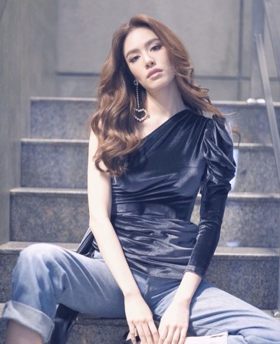 เกรซ กาญจน์เกล้า เกรซ กาญจน์เกล้า