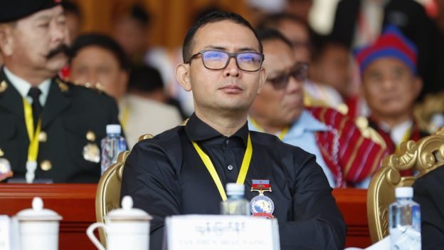 အေအေစစ်ဦးစီးချုပ်ရဲ့ဇနီးနဲ့ သားသမီးနှစ်ဦးကို မြန်မာနိုင်ငံကိုပြန်မပို့ဖို့ လူ့အခွင့်အရေးအဖွဲ့တွေ တောင်းဆိုနေပါတယ်