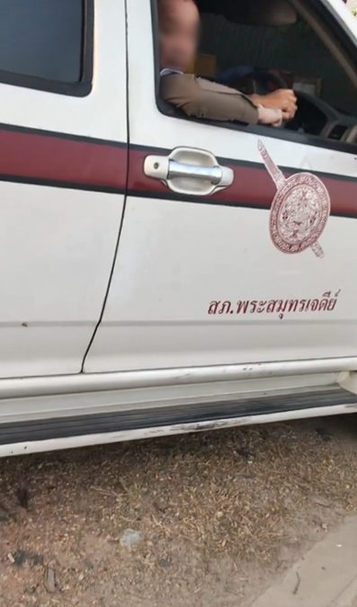 หนุ่มโพสต์คลิปแฉ ตร.เมาขับเซ ลงไปถามเจอด่ากราด 'กูไม่ได้ทำให้ใครเดือดร้อน'
