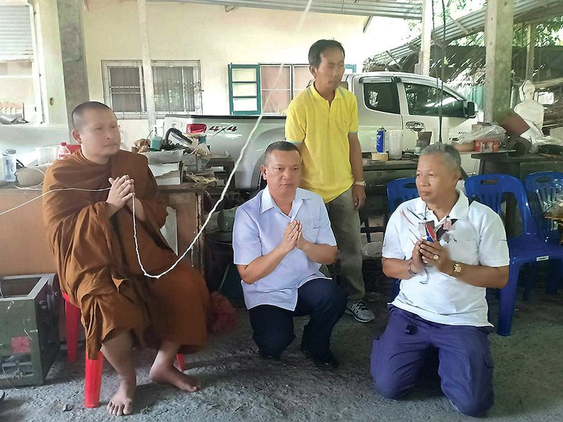 รูปหล่อพระอาจารย์สุริยัณ
