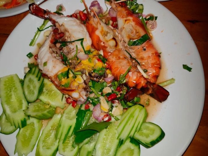 กุ้ง-ปลาสดๆจากแม่น้ำ ครัวบ้านแคน ปราจีนบุรี : อิ่มอร่อย