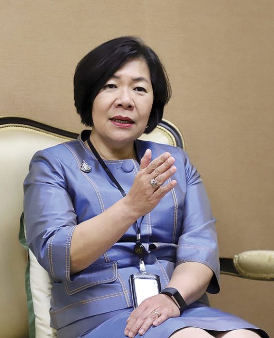 ไทยกับต่างประเทศ ปีเปลี่ยนผ่านประชาธิปไตย : ต่างประเทศ