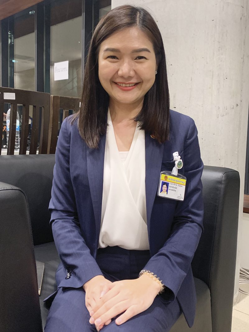 สตรี