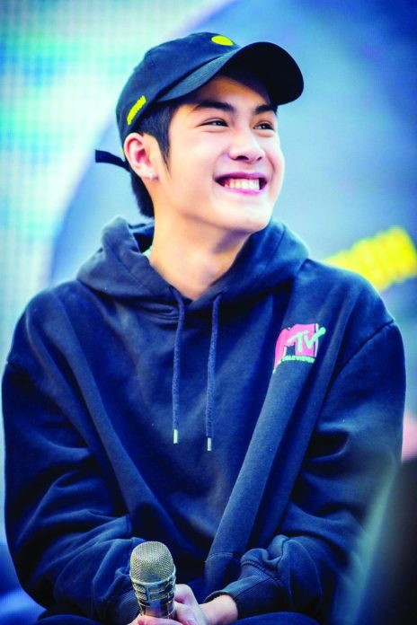 เจ้าสมุทรชวนแฟนๆ ช่วยร้อง