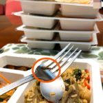 อวสานมื้อเที่ยง! เจอ "แมลงสาบ" ในอาหารคลีนแบรนด์ดัง กินไม่ลง เสียความรู้สึก