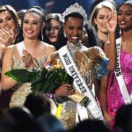 เปิดชีวิต โซซิบีนี ทุนซี มิสยูนิเวิร์ส 2019 สาวงามจากแอฟริกาใต้ ตอบคำถามสุดกินใจ