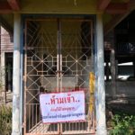 บุกพิสูจน์โรงเรียนเฮี้ยน หลังพิธีกรดังไลฟ์ท้าผีก่อนรถชนดับ ชาวบ้านเล่าตำนานหลอน!