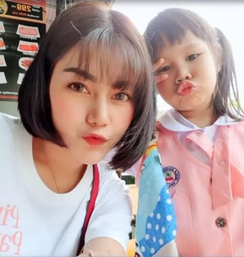 ทายกันไม่ถูกเลย! นักร้องเด็ก เจ้าของเพลงดังทั่วเมือง กลายเป็นคุณแม่ลูกหนึ่งแล้ว