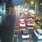 เช้าวันจันทร์สุดสาหัส! ฝนถล่มกรุง ห่าใหญ่ อุบัติเหตุพรึ่บ-รถติดหนักหลายพื้นที่