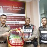 สู้ชุลมุน! ตร.บุกช่วยสาว ถูกหนุ่มบุกเคาะห้อง-มีดจี้ เจอแทงคอ ชักปืนวิสามัญสยอง