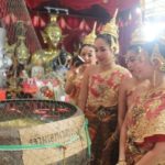 ถูกหวยหลายงวด รับเงินอื้อ เจ้าของแตรวง-นำนางรำ แก้บนใหญ่กุมารเจ้าสัวเฮง-ปู่ฤๅษี