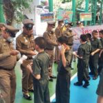 ตร.ประชาชื่น แจกหน้ากากอนามัย นักเรียนประชานิเวศน์ รณรงค์ป้องกันฝุ่นพิษ