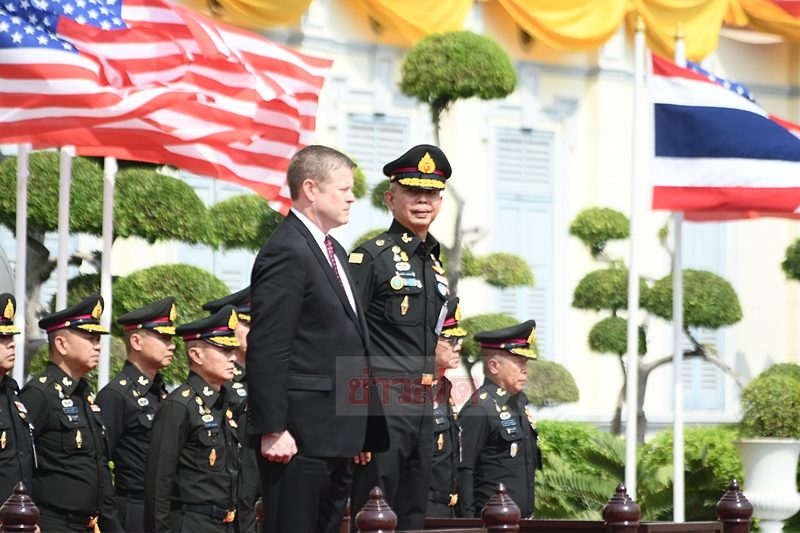 พล.อ.อภิรัชต์ คงสมพงษ์ ผบ.ทบ. ให้การต้อนรับ นาย ไรอัน แมคคาร์ธี รัฐมนตรีว่าการทบวงกองทัพบกสหรัฐฯ