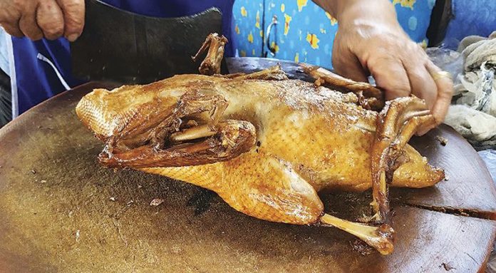 เป็ดพะโล้โกรัตน์ : สวรรค์ในครัว