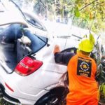 ชนต้นไม้ไฟท่วม! หนุ่มผู้บริหารโชว์รูมรถแบรนด์ดังดับสลดคาซาก แม่เห็นศพเป็นลม