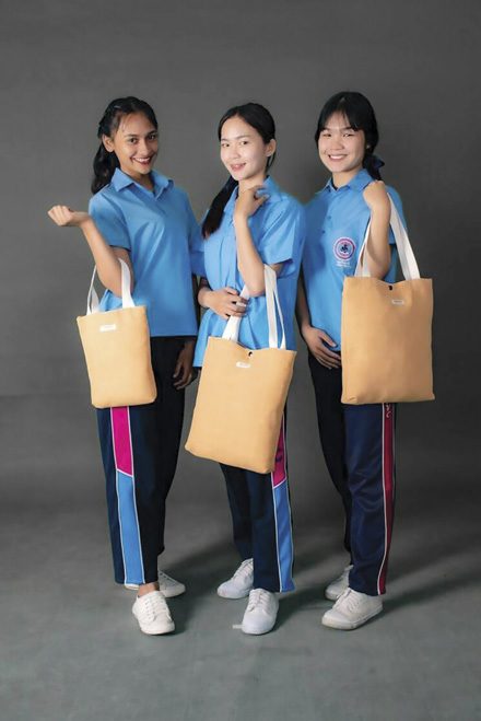 ‘ไอดินกลิ่นฝ้าย’กระเป๋าผ้าแบรนด์ไทยฝีมือเด็กอาชีวะเชียงใหม่ลดโลกร้อน