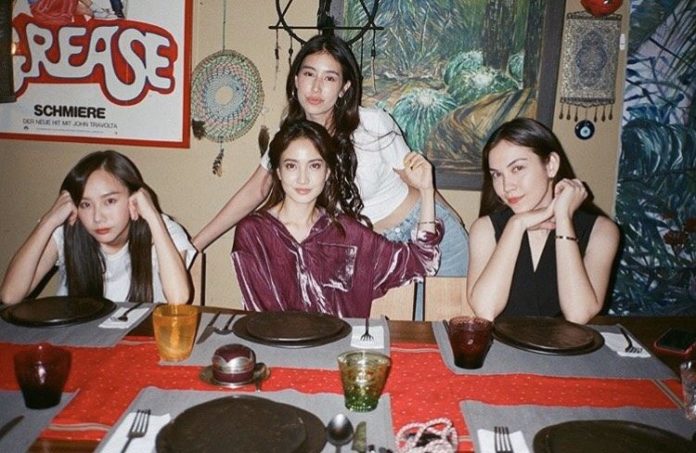 5 สาวเฟอร์บี้ รวมตัวครบแก๊ง ย้อนหลังจับของขวัญปีใหม่