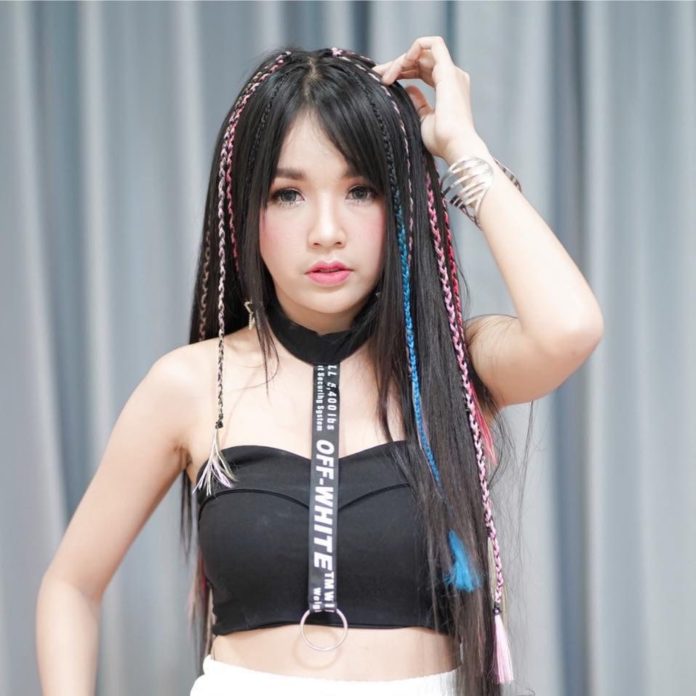 เจนนี่ จวกกลับนักเลงคีบอร์ด เจนนี่ จวกกลับนักเลงคีบอร์ด