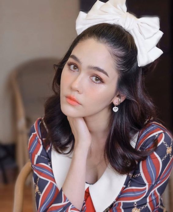 ชมพู่ อารยา