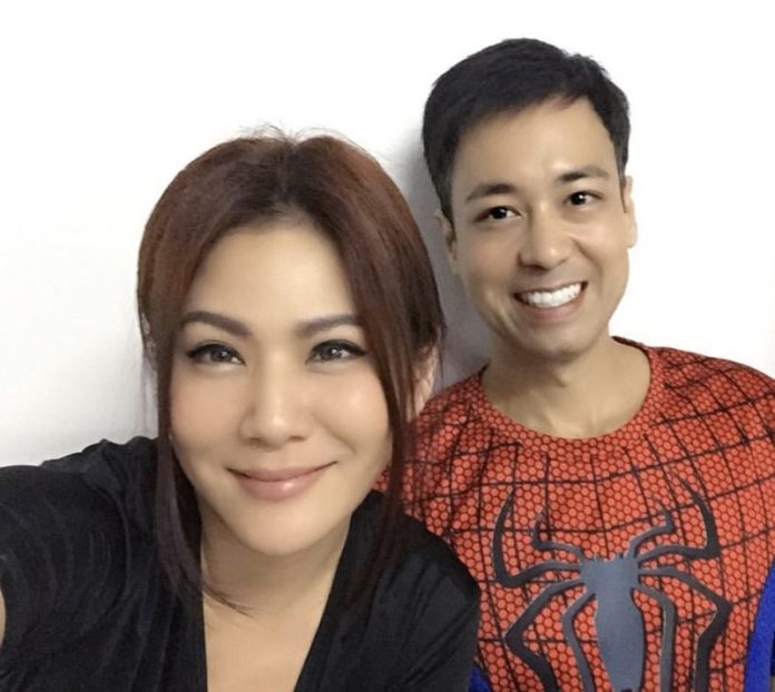 น้ำผึ้ง ณัฐริกา และ เป้ ฐิติ น้ำผึ้ง ณัฐริกา และ เป้ ฐิติ