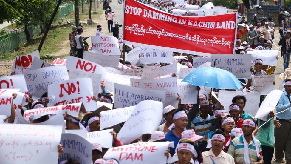 protestors against the dam in April 2019