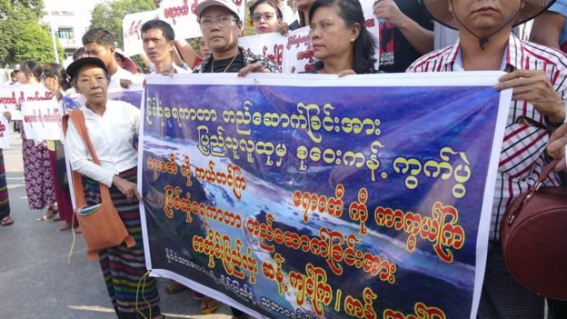 မြစ်ဆုံစီမံကိန်းဖျက်သိမ်းရေးဆန္ဒပြမှုတွေရှိ