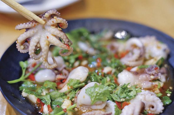 อิ่มอร่อยจานเด็ดบึงกาฬเพลิดเพลินชมชุมชนธรรมชาติ