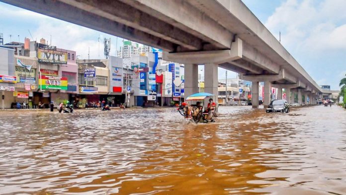 อินโดฯ อ่วมฝนข้ามปี