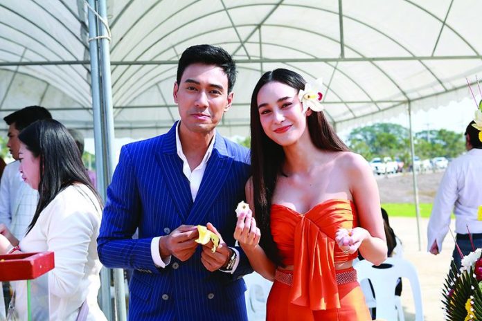 ‘เอ’นำทีมบวงสรวง‘แม่เบี้ย’