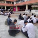 นศ.ราชภัฏอุดรขึ้นป้าย"บ่ออนซอนเผด็จการ" จัดแฟลชม็อบต้านอำนาจเผด็จการ ค้านยุบอนาคตใหม่(คลิป)