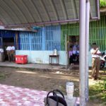 ครู-นร.ผวา! คนร้าย ลอบวางบึ้ม โรงเรียนไผ่มัน กำแพงทะลุ จนท.เร่งลงพื้นที่