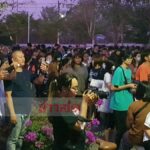 เพลงกลิ่นจันทร์ ดังกระหึ่มศิลปากร เพชรบุรี นศ.รวมตัวแสดงจุดยืน ต้องการประชาธิปไตย(คลิป)